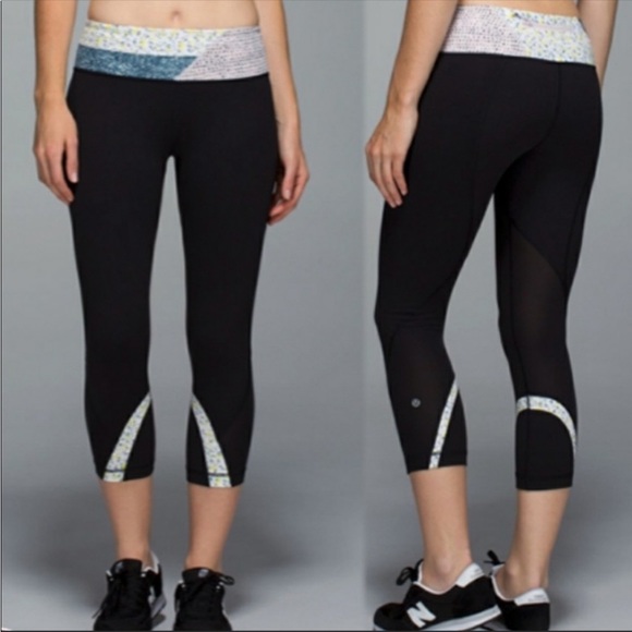 Lululemon Run Inspire Crop II Fresh Fleur Neutral - Picture 3 of 15